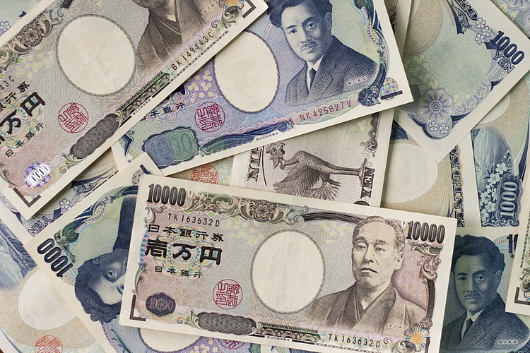 美元/日元在130.30震盪，因担心日本政府乾预且市场情绪谨慎乐观